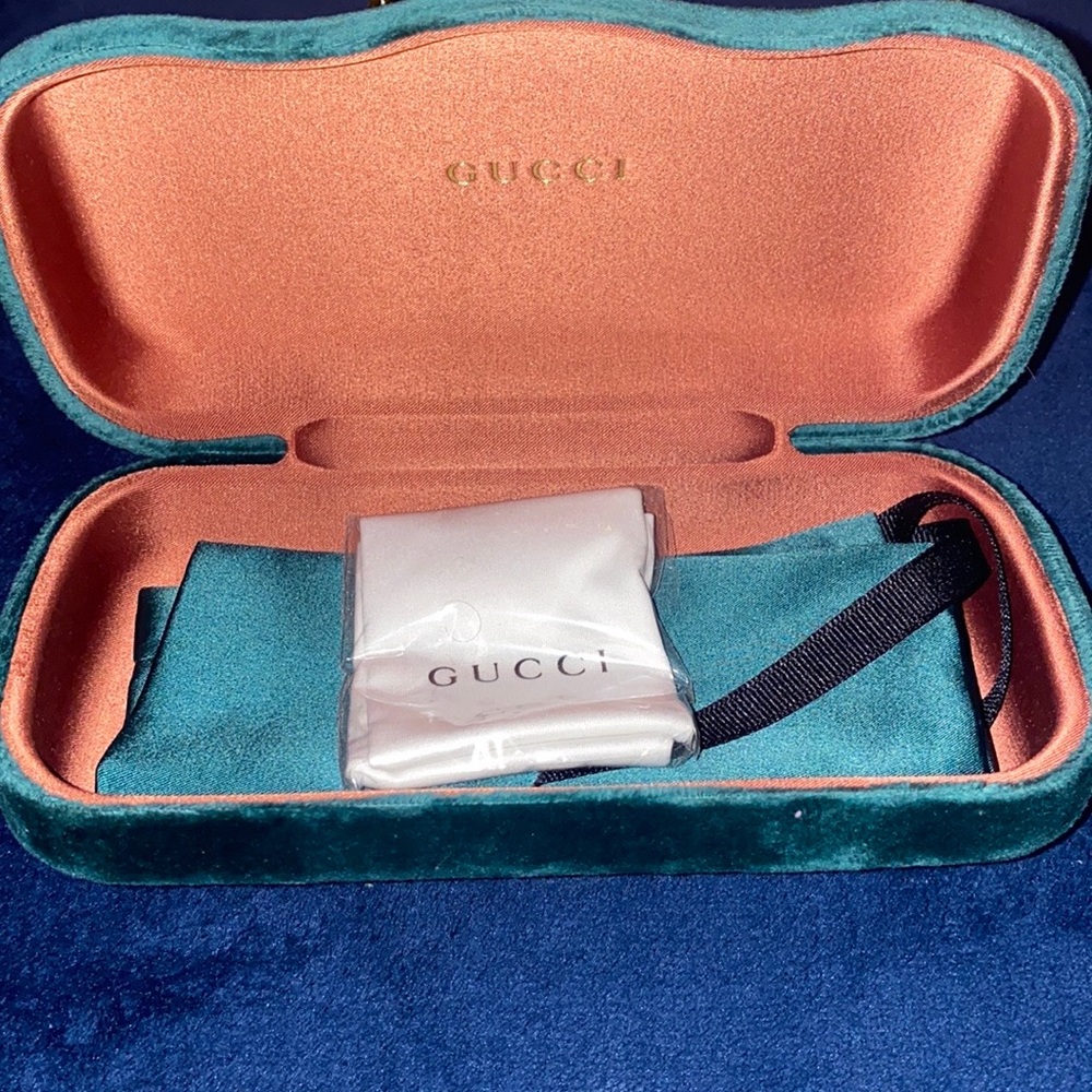 Gucci Sunglasses - Picture 3 of 4